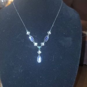 A necklace and earrings